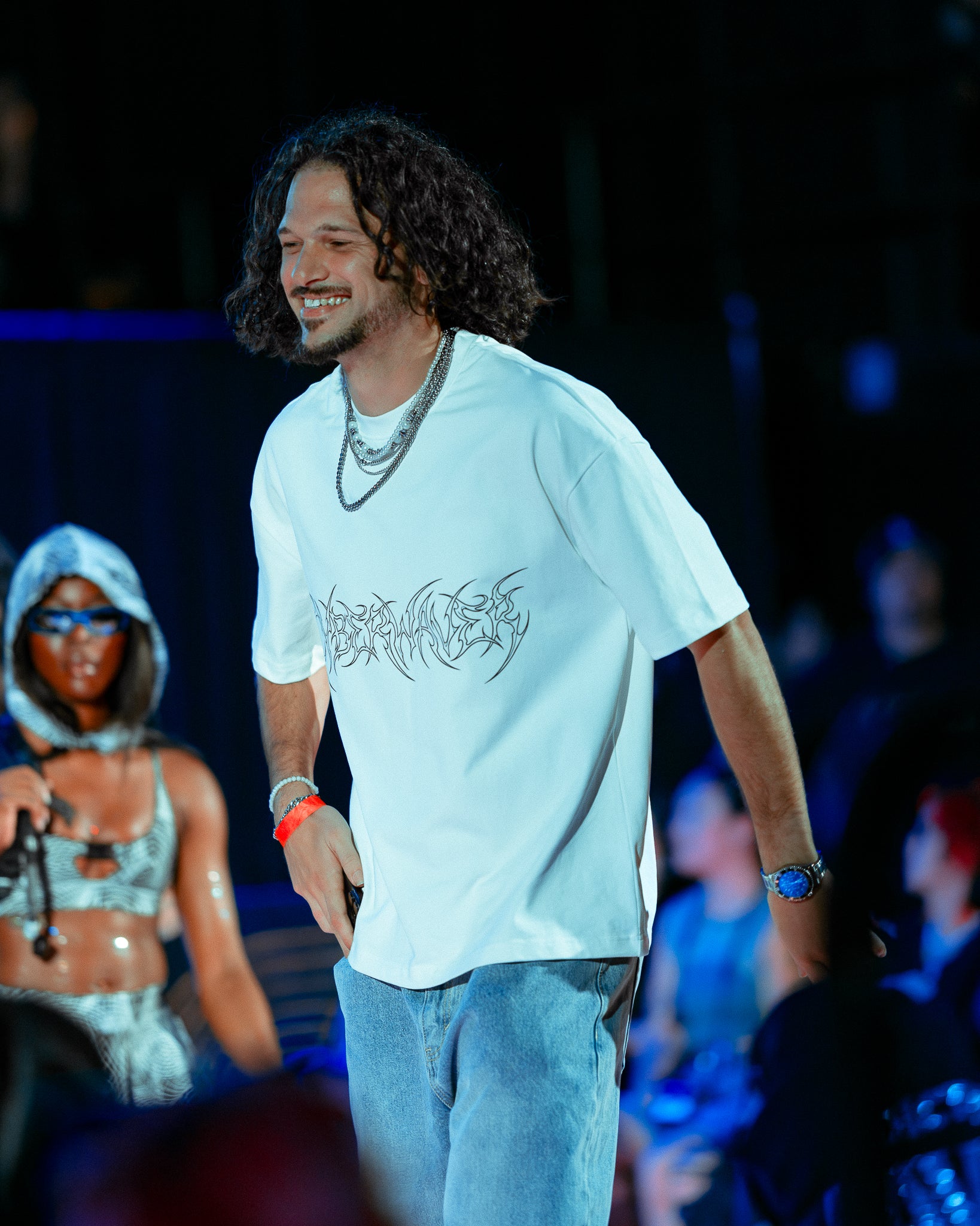 RAVE RUNWAY TEE | SPECIAL EDITION